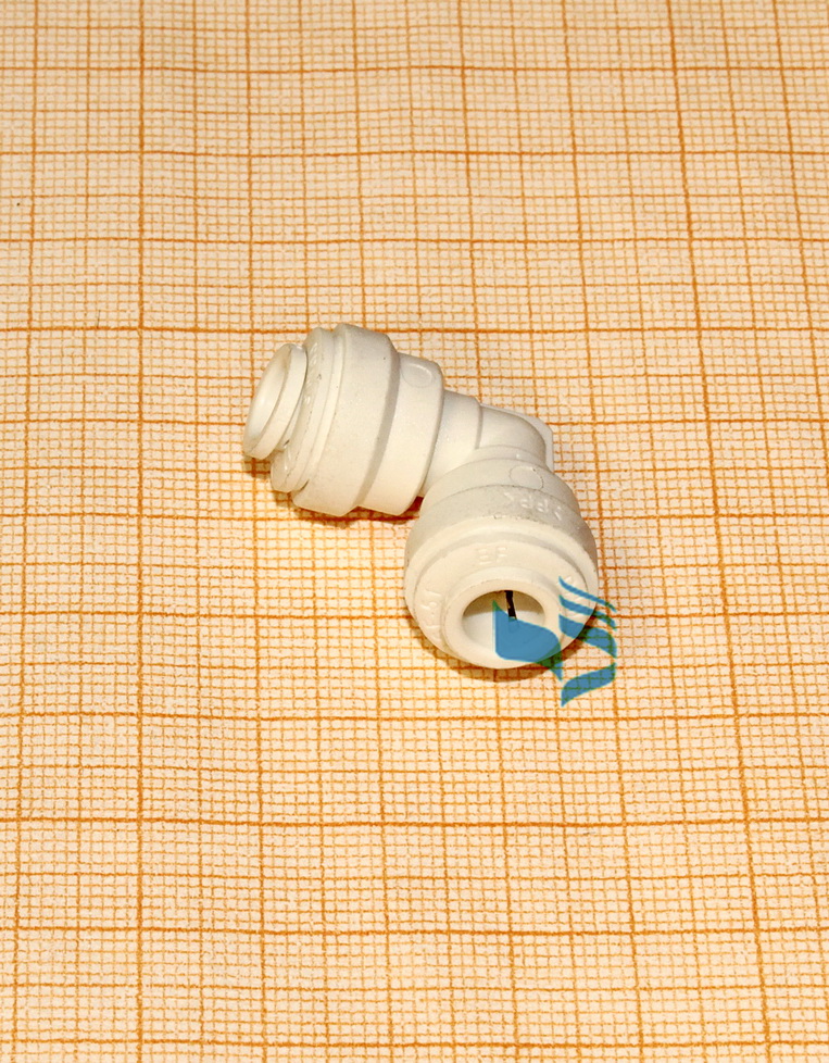 Уголок равнопроходный с цангами  1/4'-1/4'